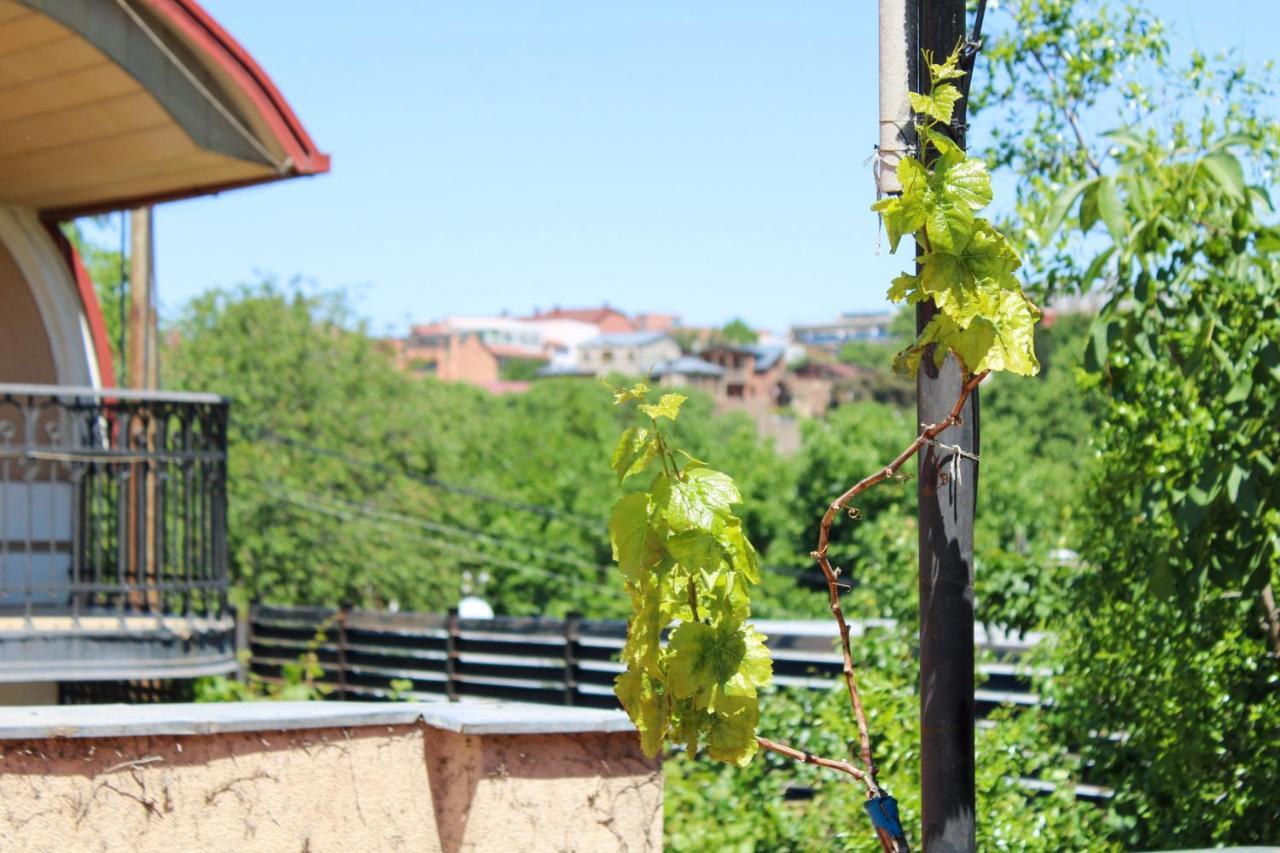 Nino'S Guest House Tbilisi Exterior foto