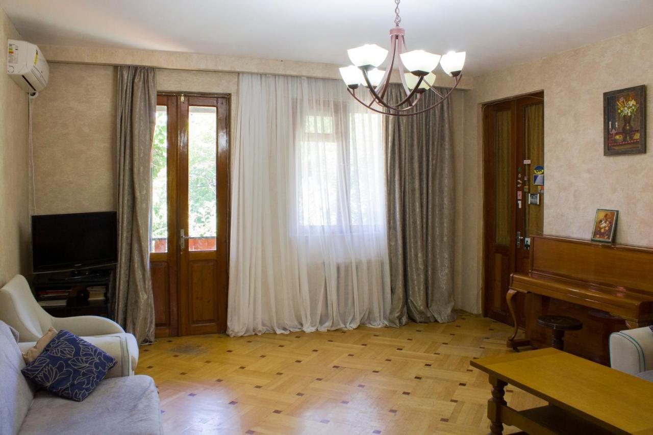 Nino'S Guest House Tbilisi Exterior foto