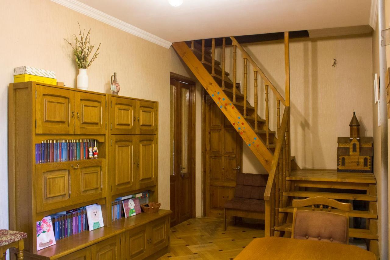 Nino'S Guest House Tbilisi Exterior foto