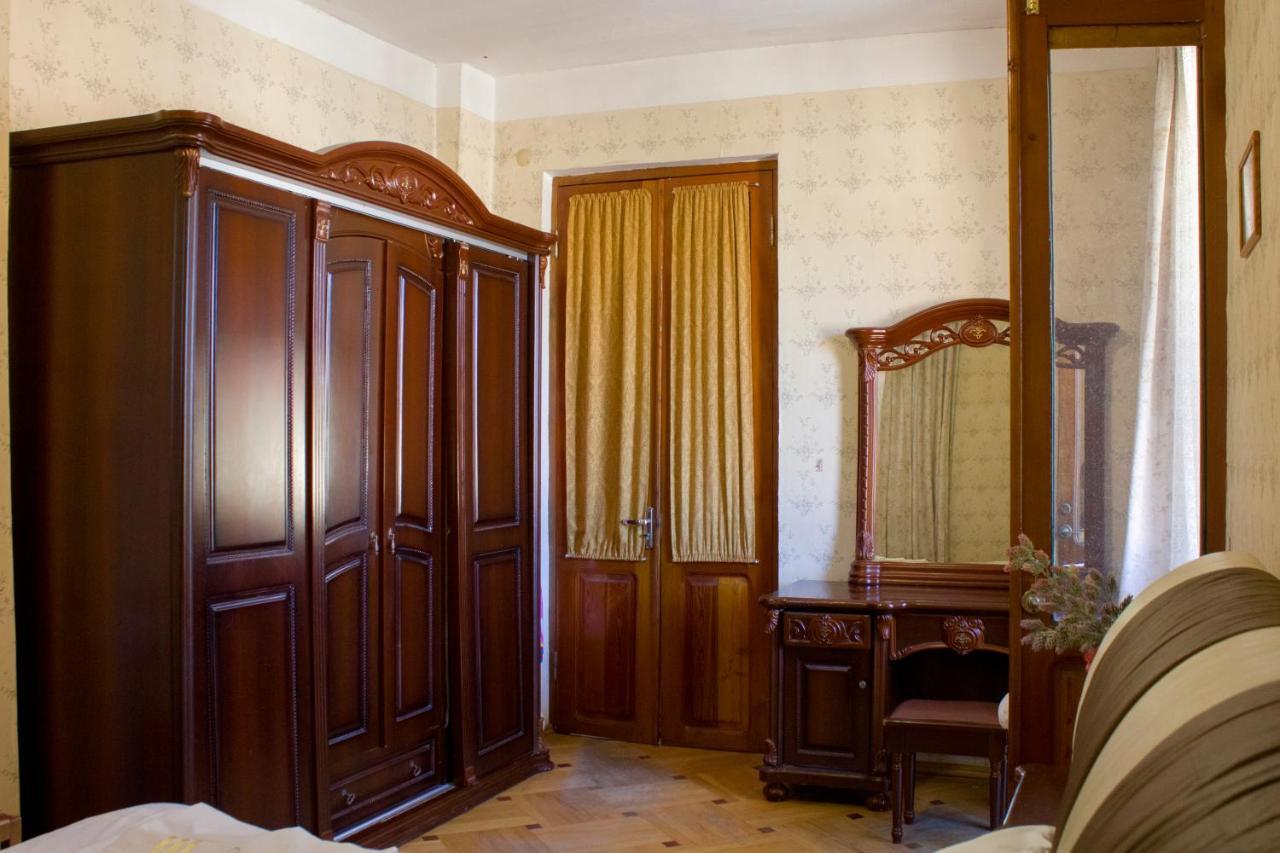Nino'S Guest House Tbilisi Exterior foto