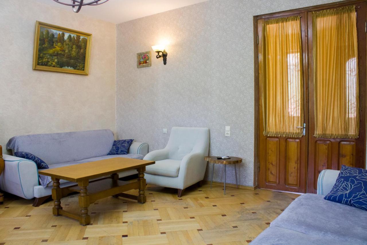 Nino'S Guest House Tbilisi Exterior foto