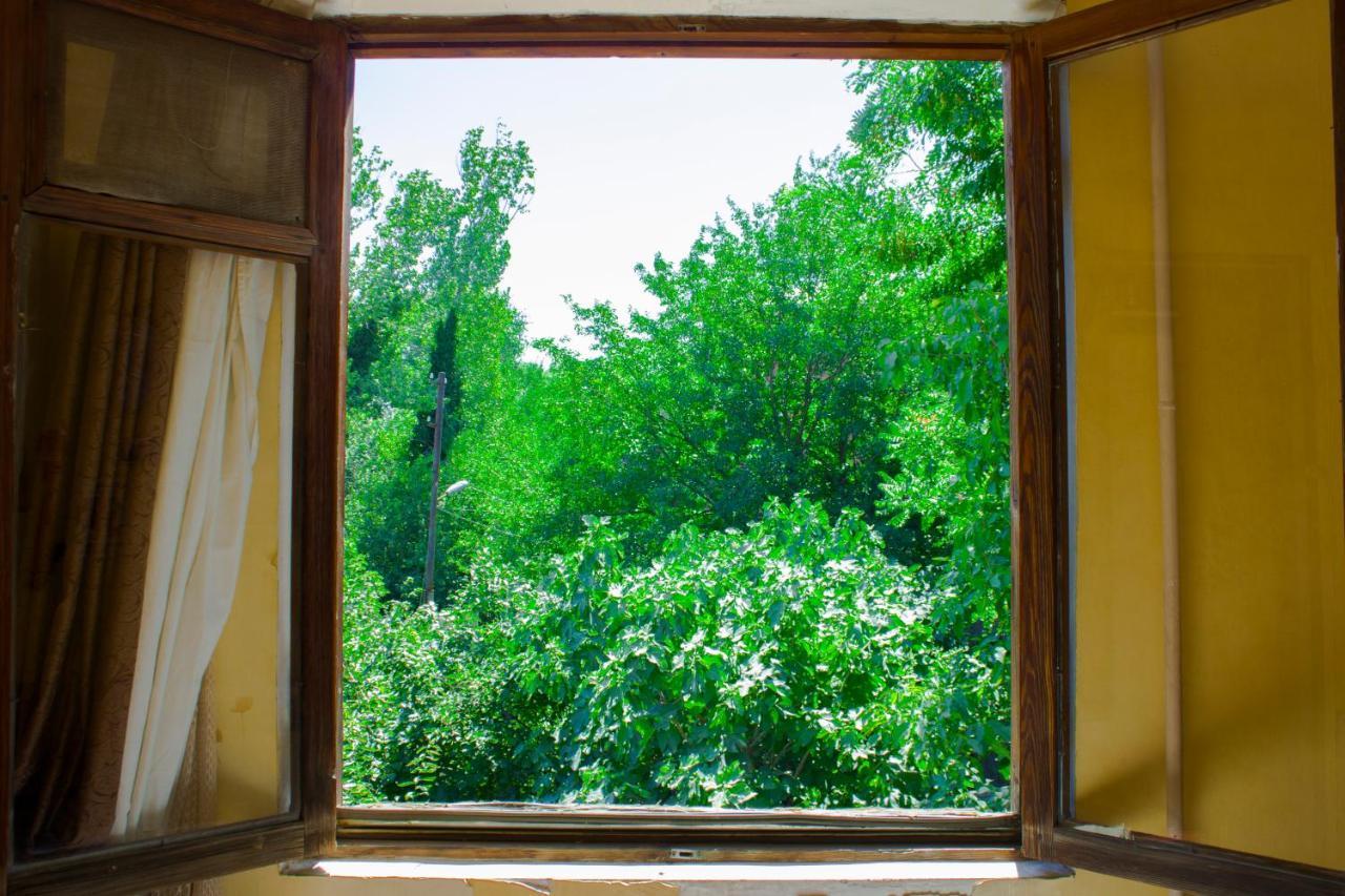 Nino'S Guest House Tbilisi Exterior foto
