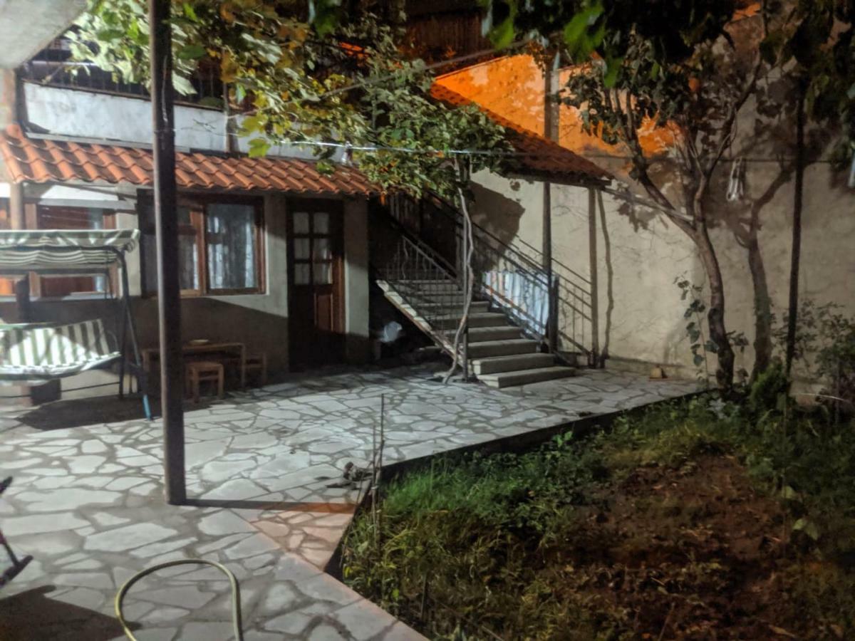 Nino'S Guest House Tbilisi Exterior foto